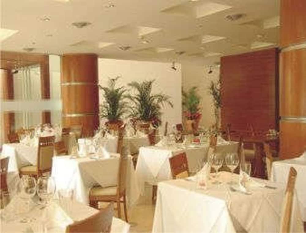 Howard Johnson Villa Maria Hotel Y Casino מסעדה תמונה