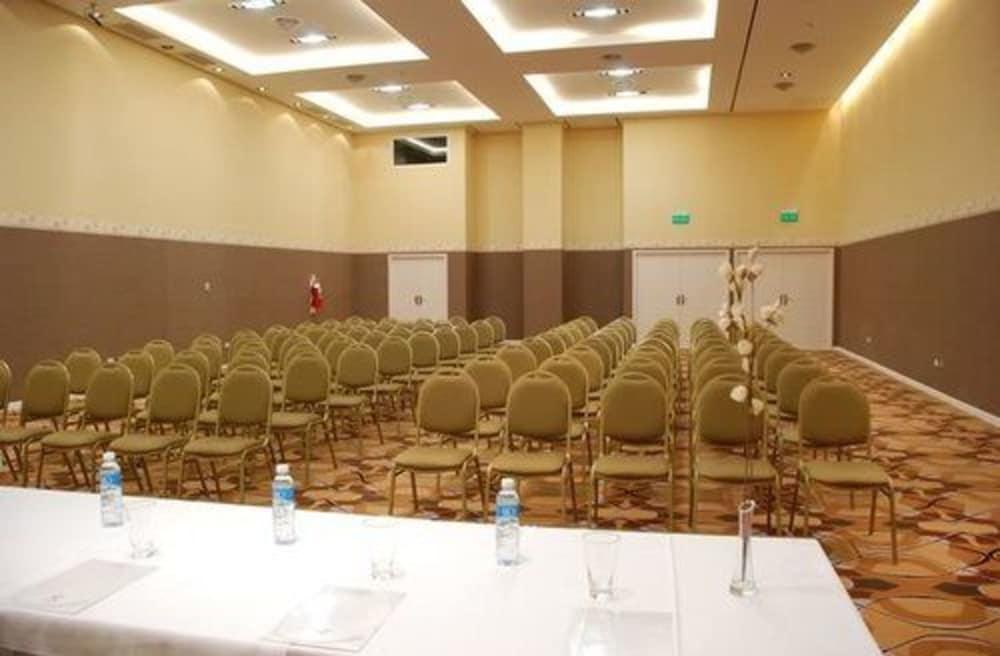 Howard Johnson Villa Maria Hotel Y Casino מראה חיצוני תמונה